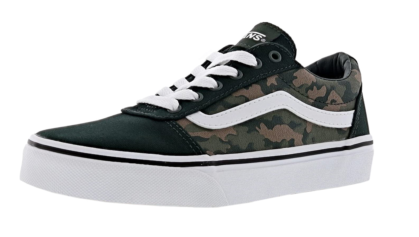 
                  
                    Lateral of Van's Kid Ward Sneakers with forest camo
                  
                
