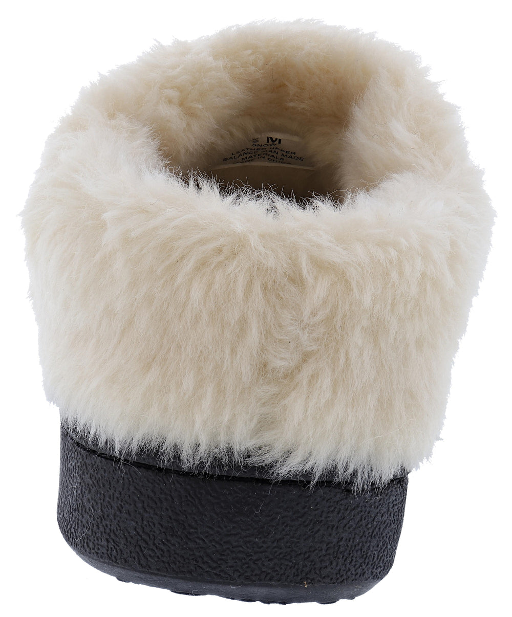 Clarks pom 2024 pom slippers